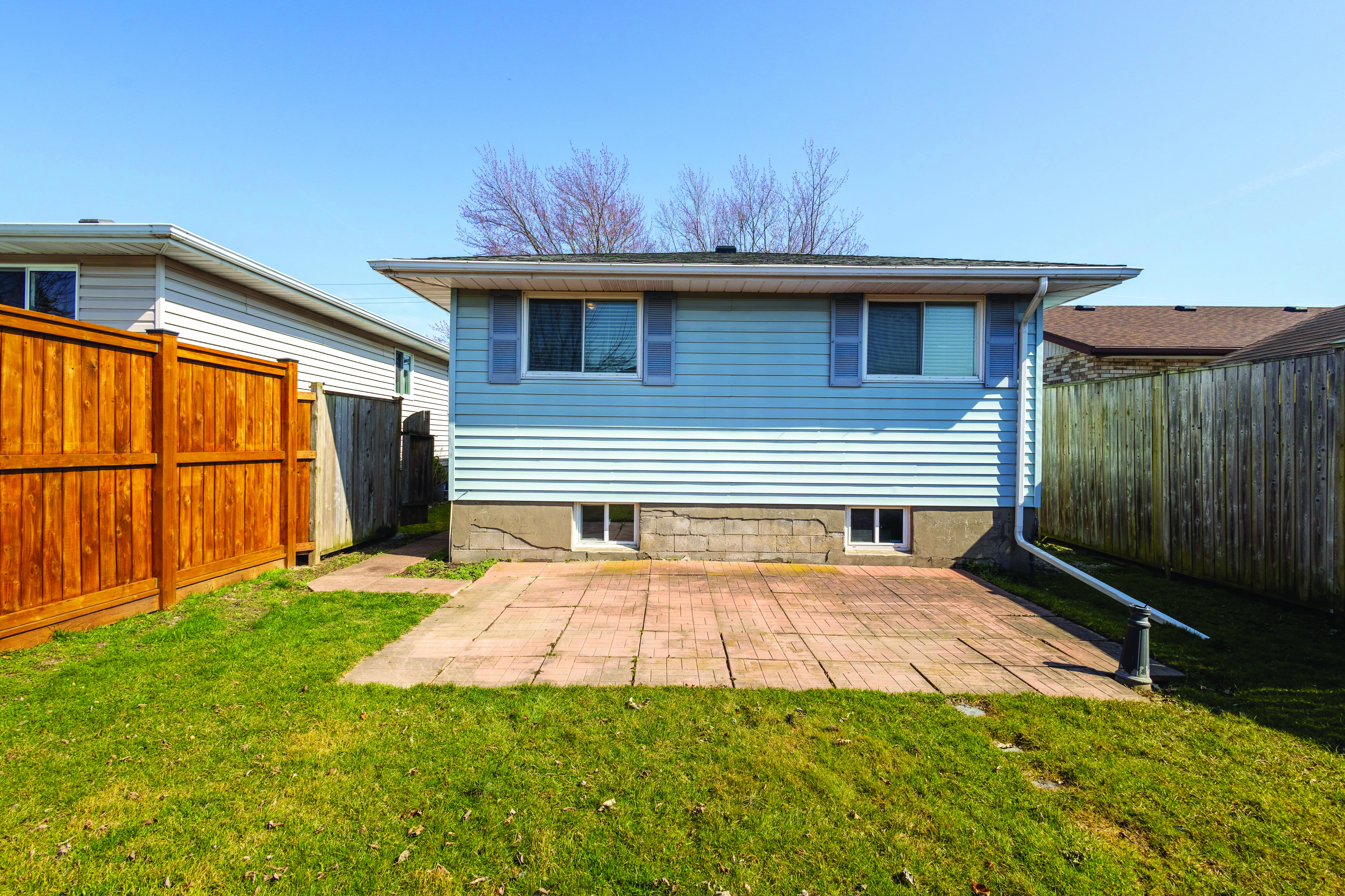 Welland, Ontario, L3B 5Z3, CAN, 3 Bedrooms Bedrooms, ,1 BathroomBathrooms,Residential,For Sale,1489617